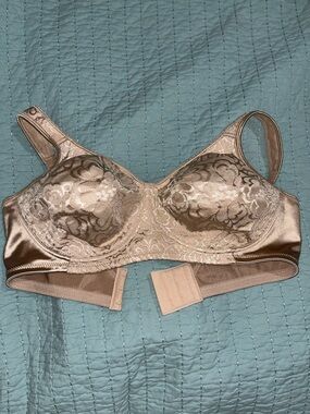 Playtex 18hr wireless beige Bra NO PADDING women’s size 40C